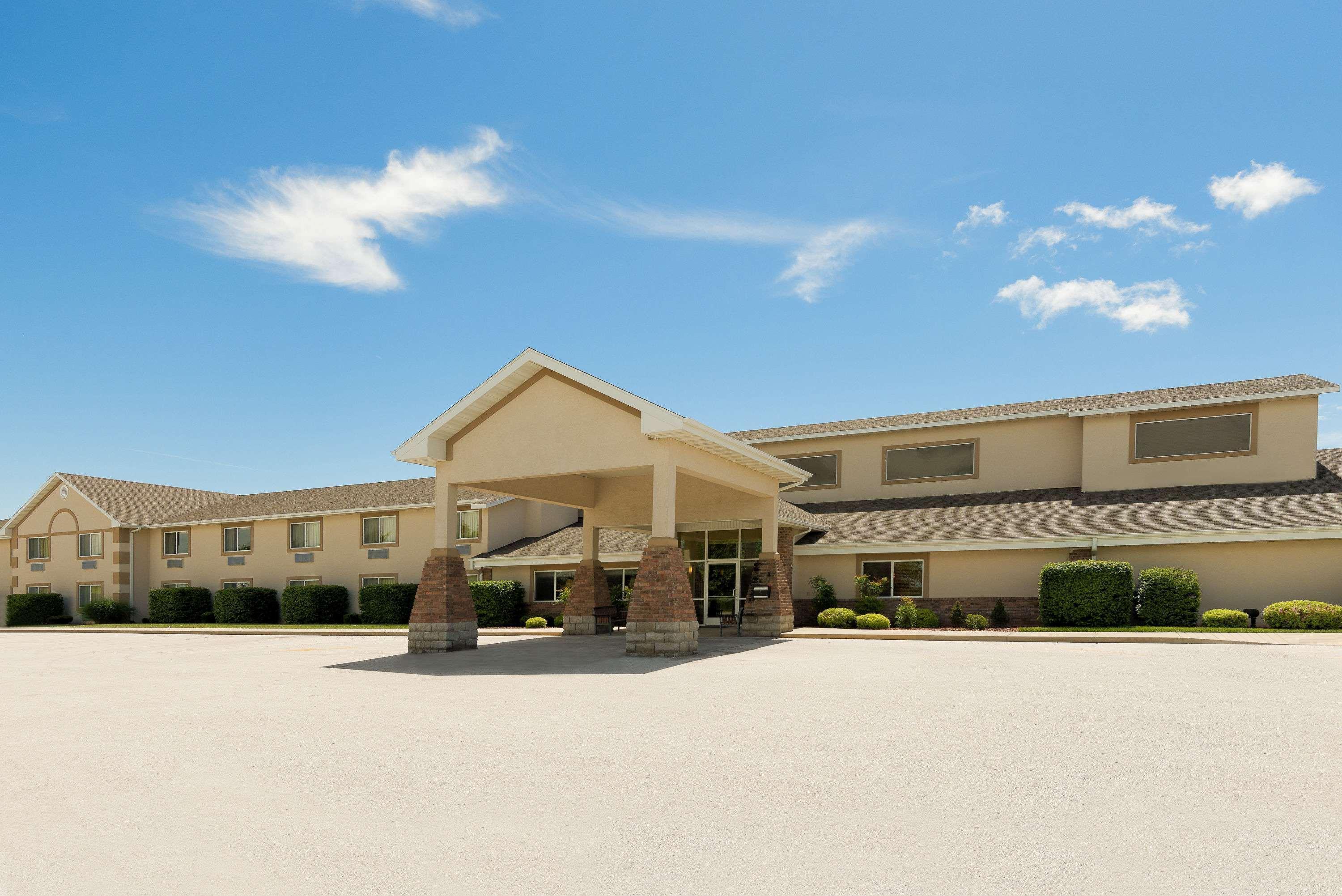 Americinn By Wyndham Republic Екстериор снимка