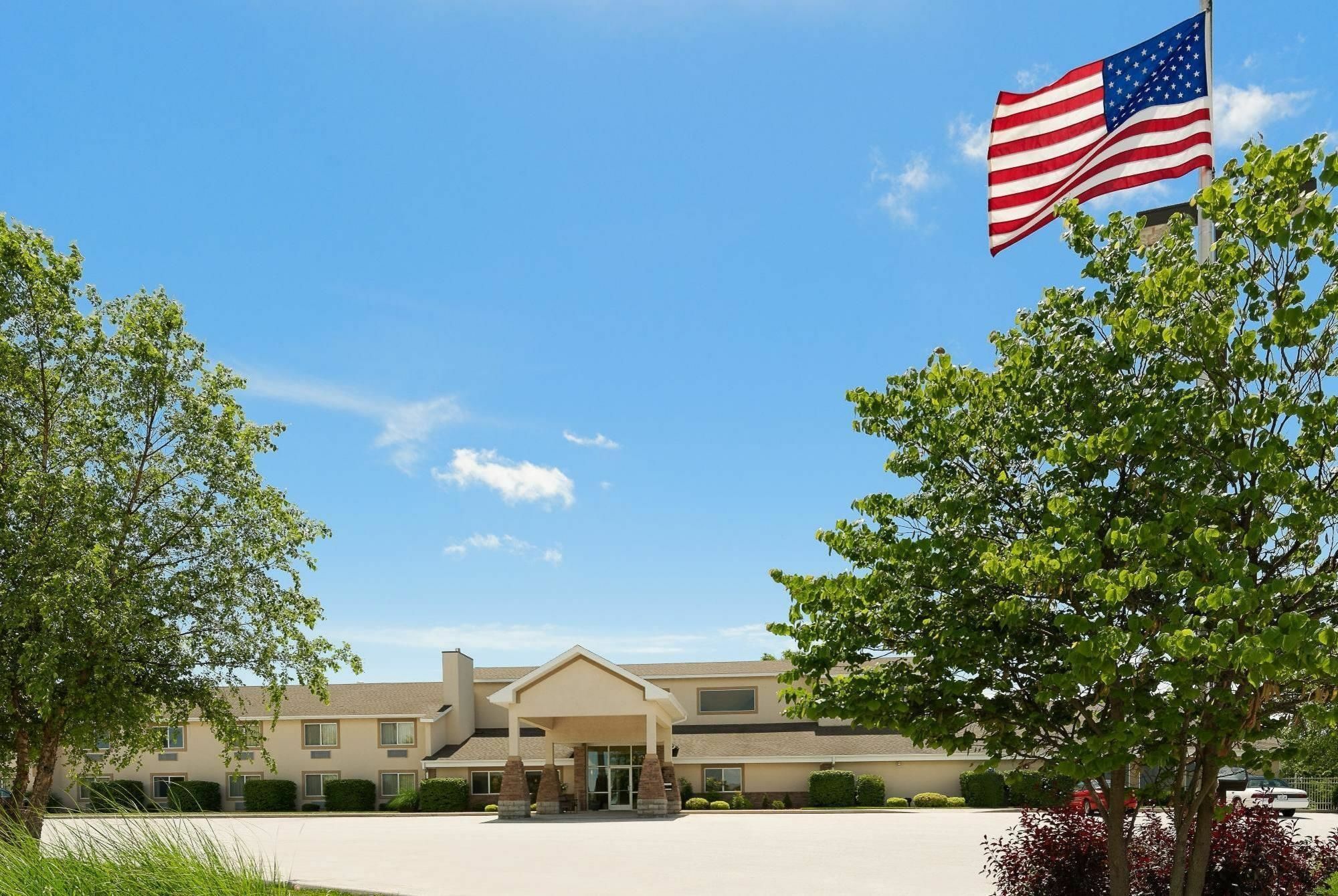 Americinn By Wyndham Republic Екстериор снимка